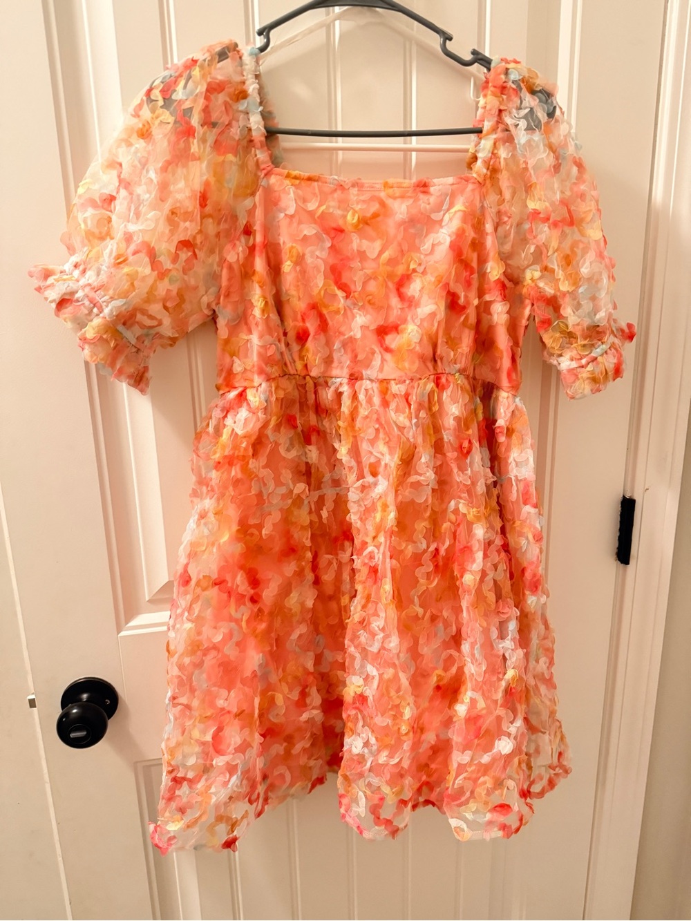 JODIFL Peach & Cream Floral Puff-Sleeve Midi Dress